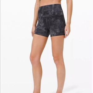 Lululemon Align High Rise Short, Size 4, worn once. Brand new!